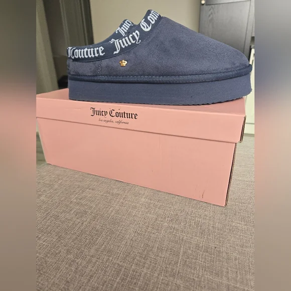 Juicy Couture Navy Suede Platform Slip-On Sneakers - Picture 2 of 9